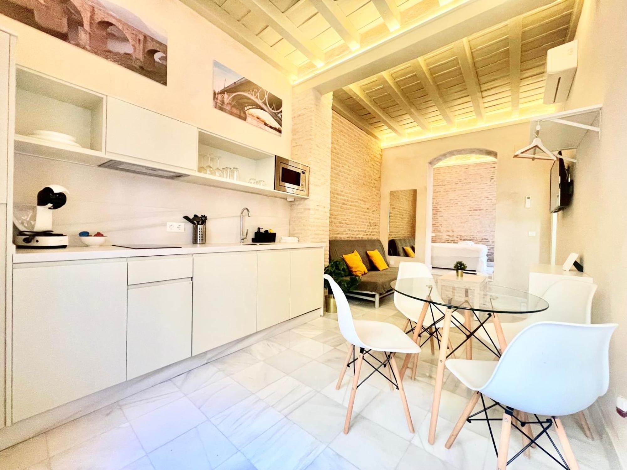 Apartamento Click Triana - Patio Privado Sevilla
